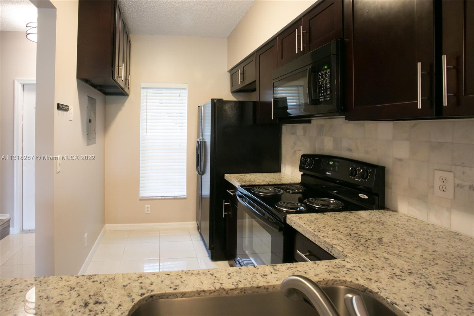 12 Simonton Cir Unit: 12