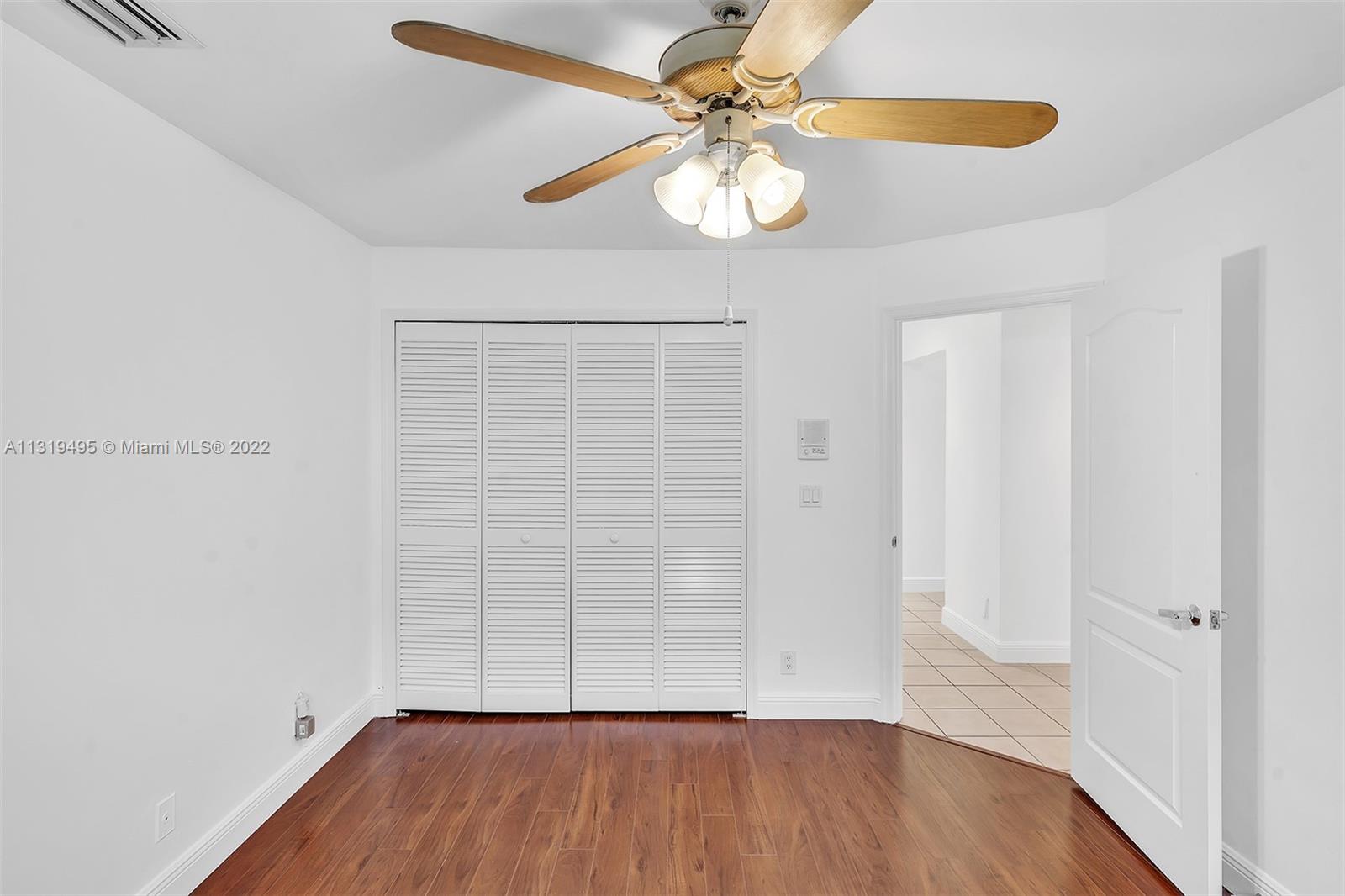 1073 Twin Branch Ln