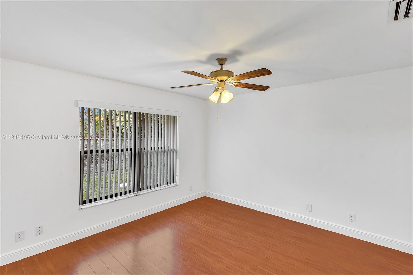 1073 Twin Branch Ln