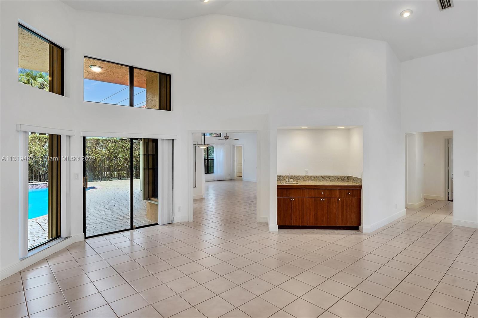 1073 Twin Branch Ln