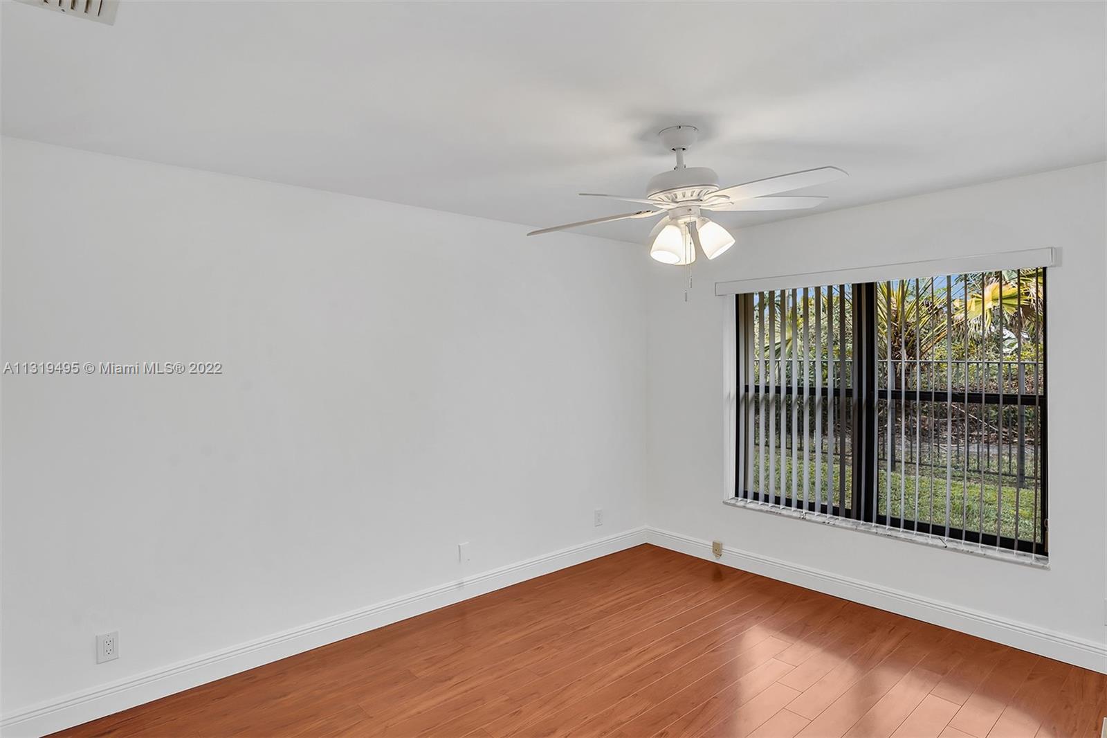 1073 Twin Branch Ln