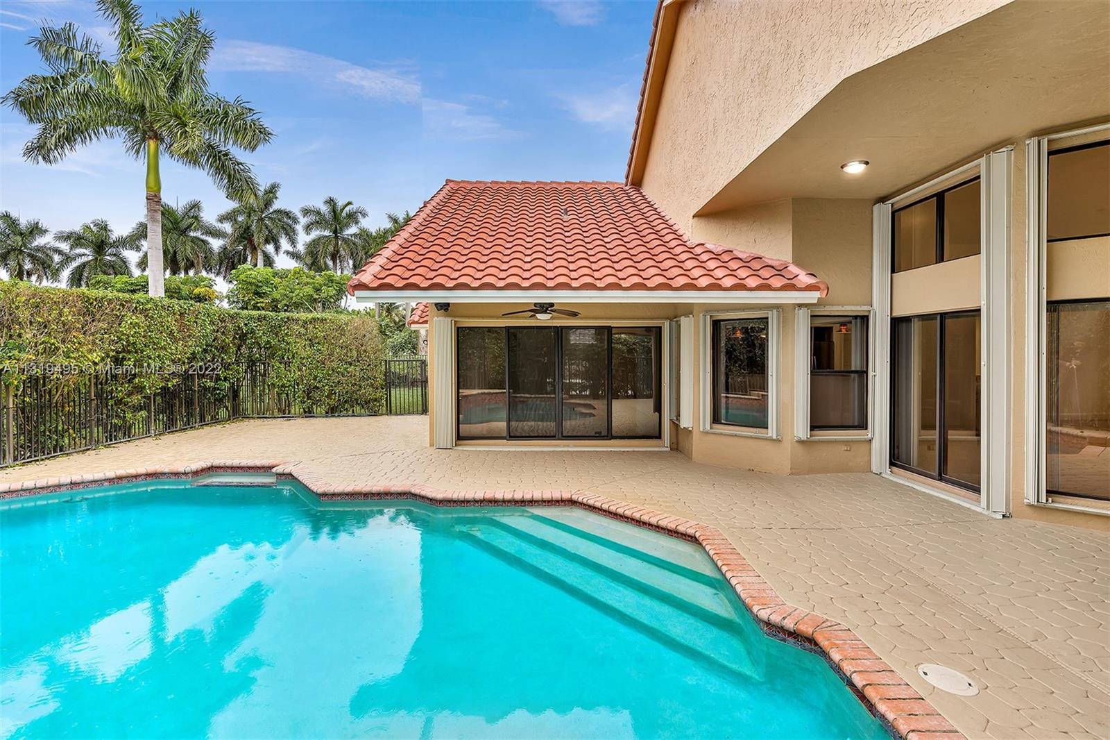 1073 Twin Branch Ln