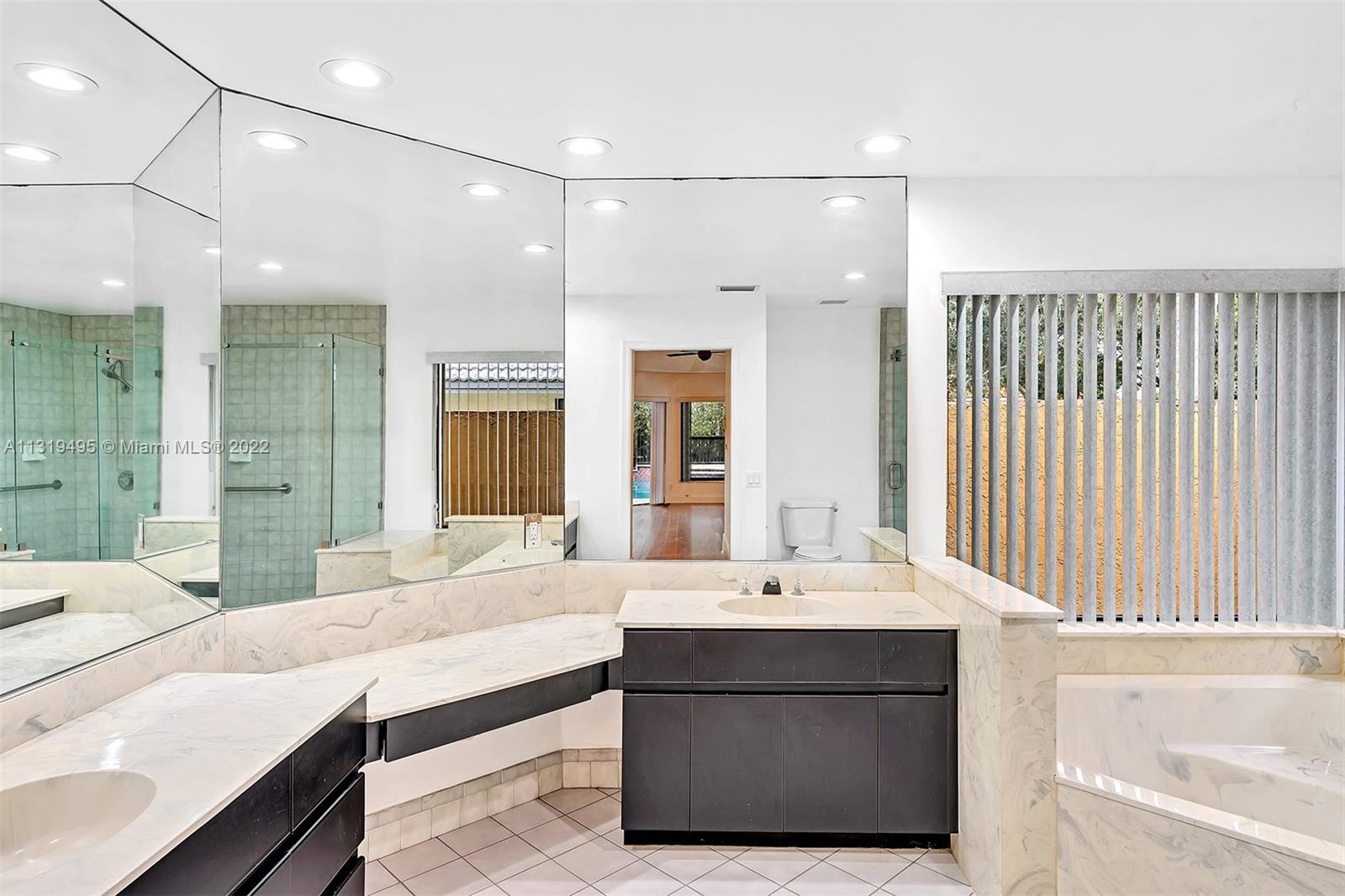 1073 Twin Branch Ln
