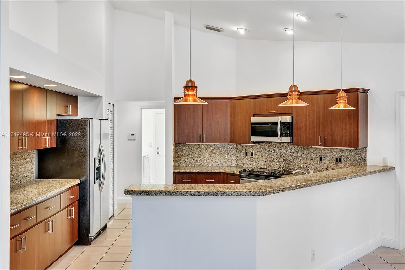 1073 Twin Branch Ln