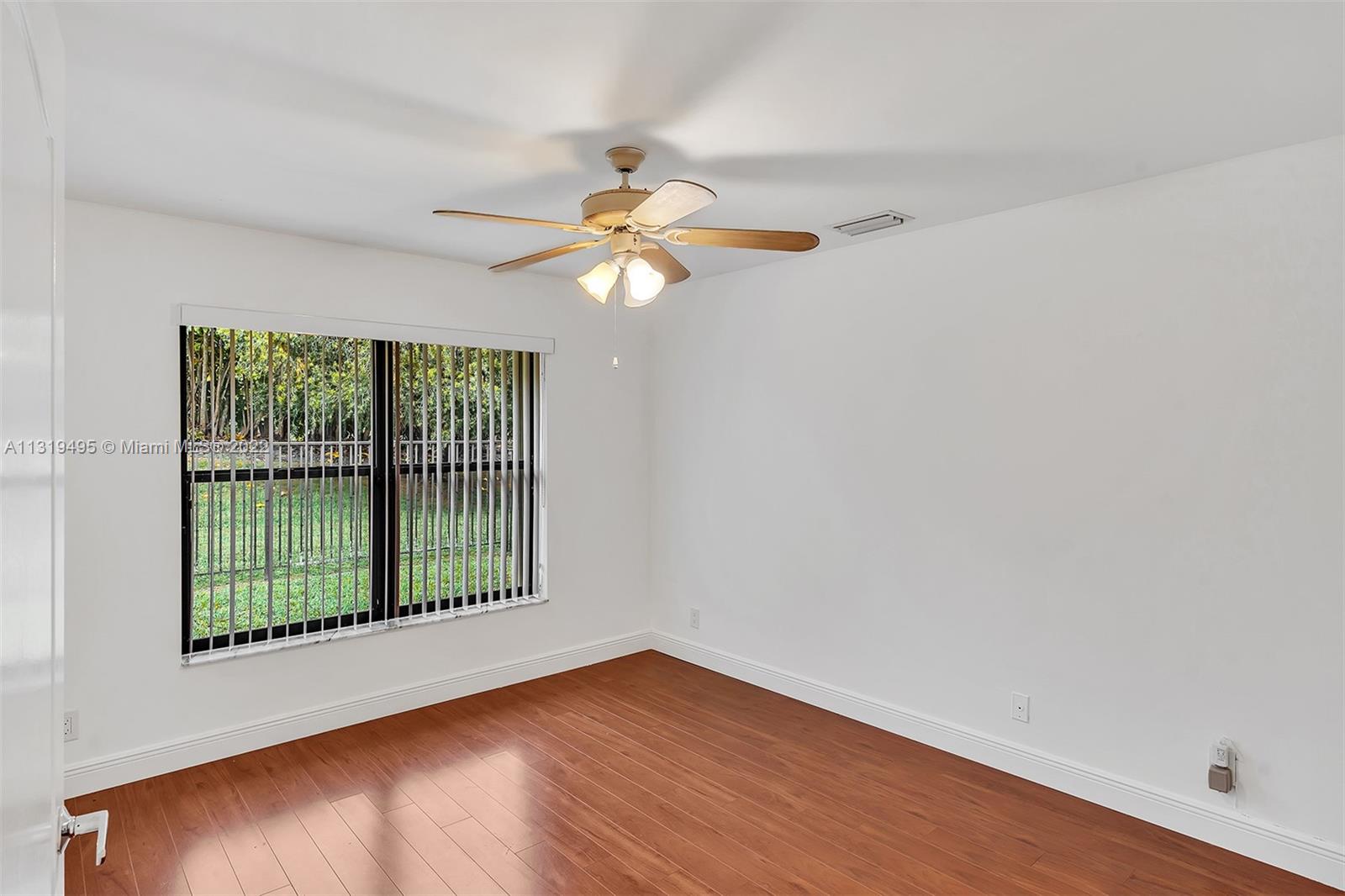 1073 Twin Branch Ln