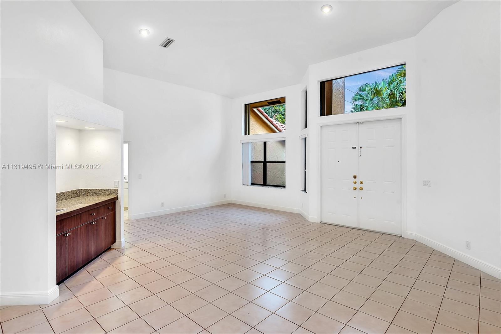 1073 Twin Branch Ln