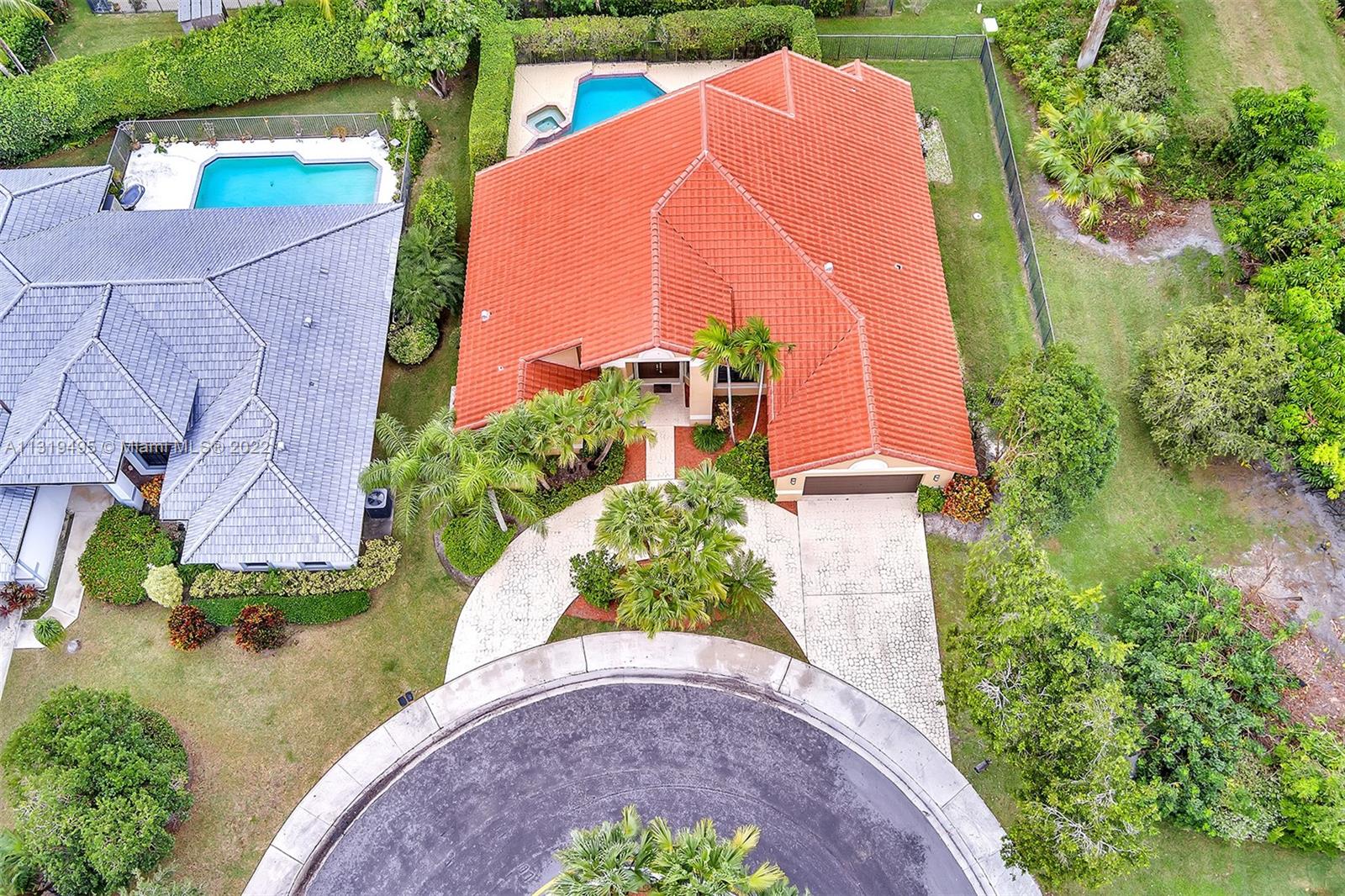1073 Twin Branch Ln
