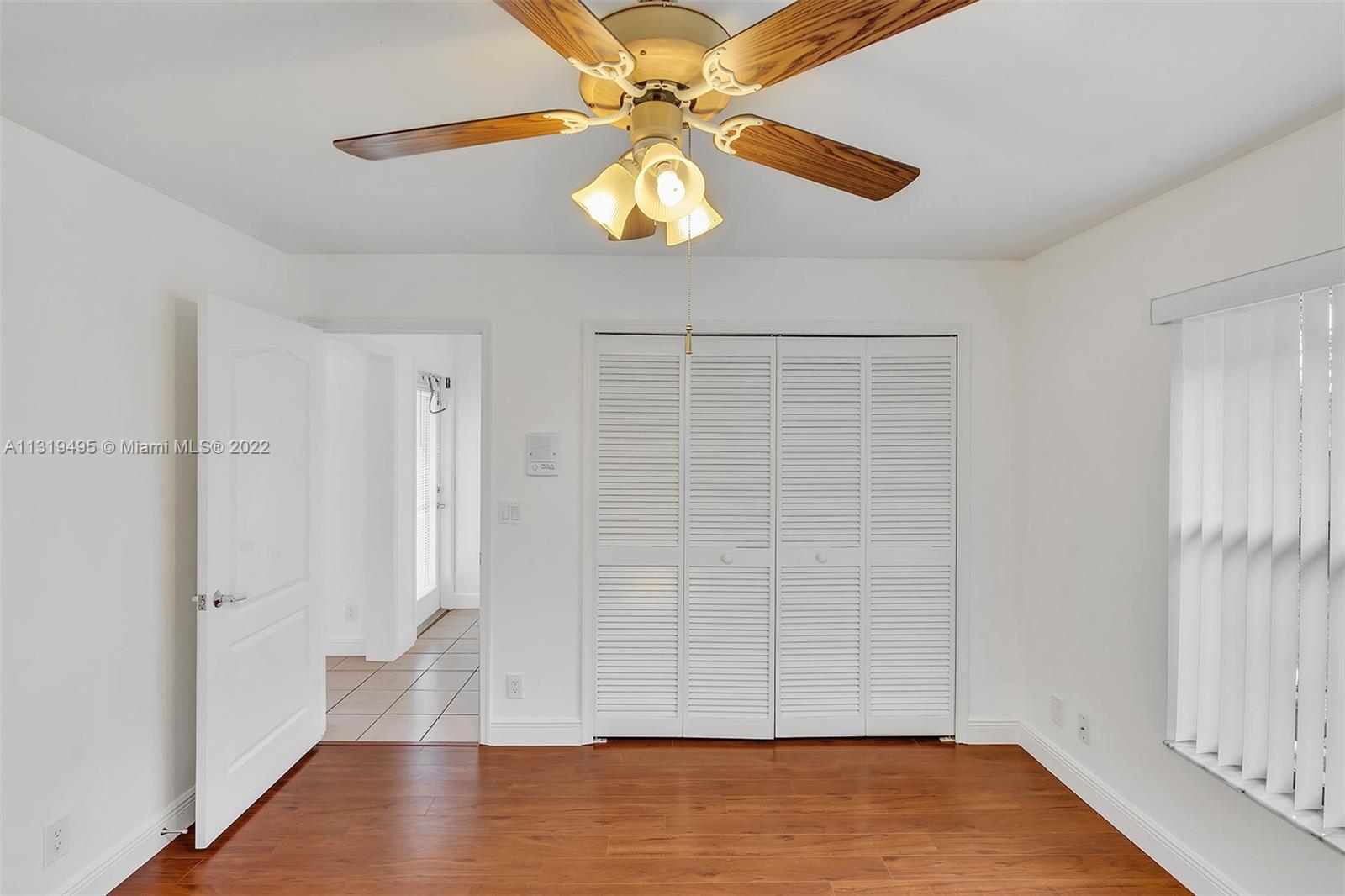 1073 Twin Branch Ln