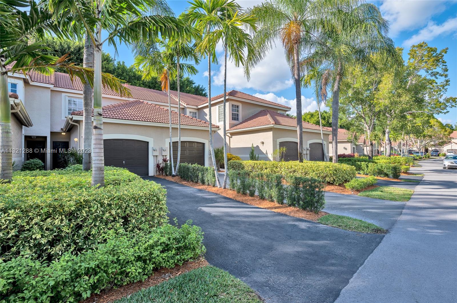 621 Talavera Rd Unit: 621