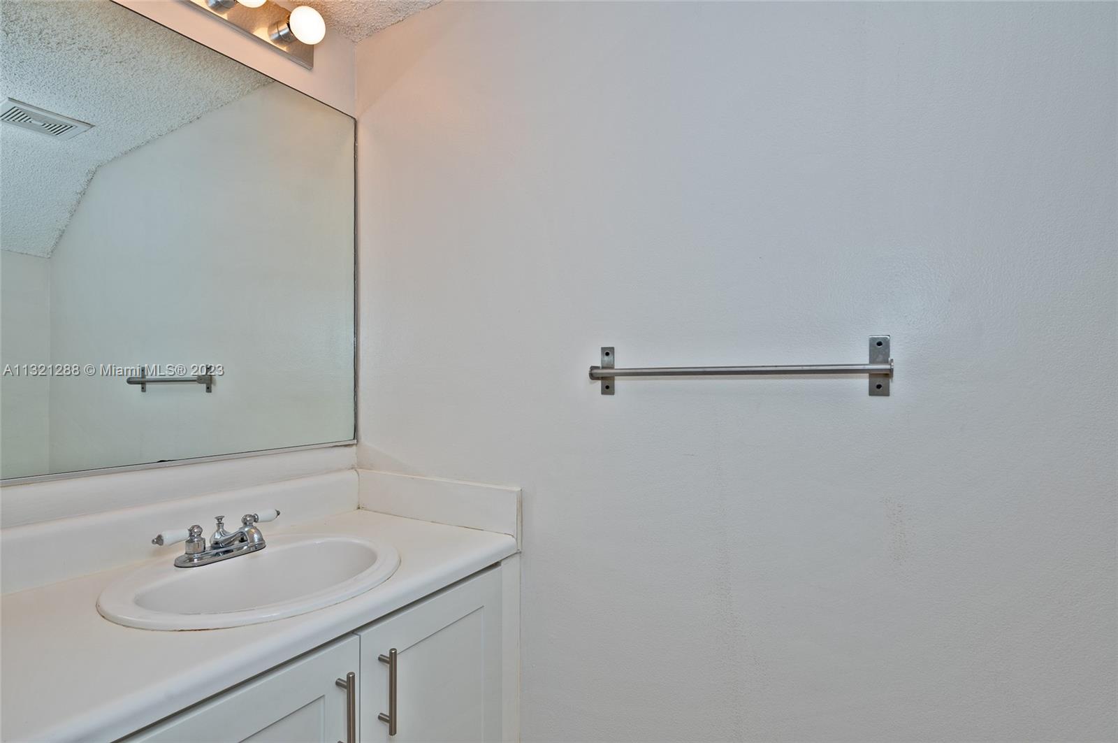 621 Talavera Rd Unit: 621