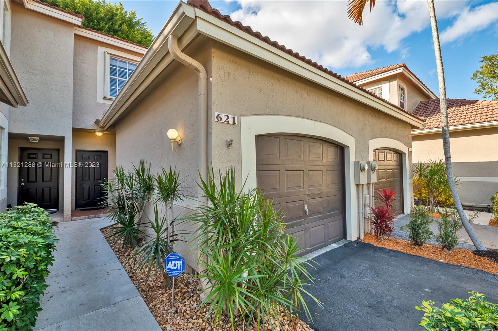 621 Talavera Rd Unit: 621