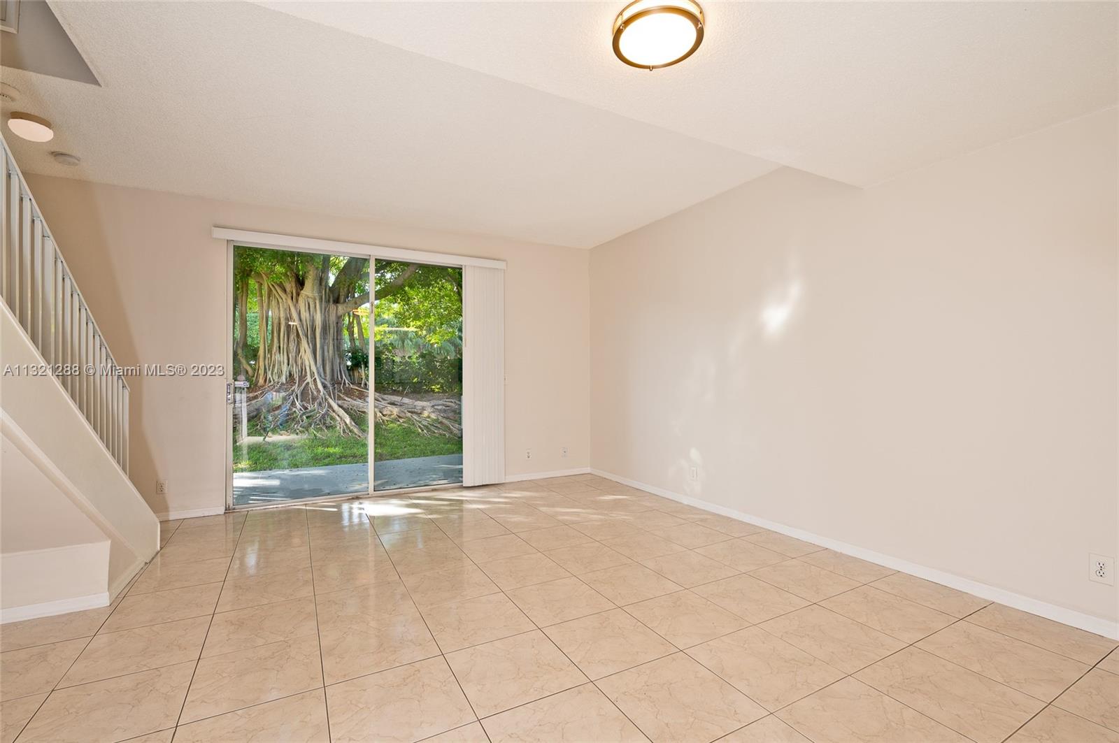 621 Talavera Rd Unit: 621