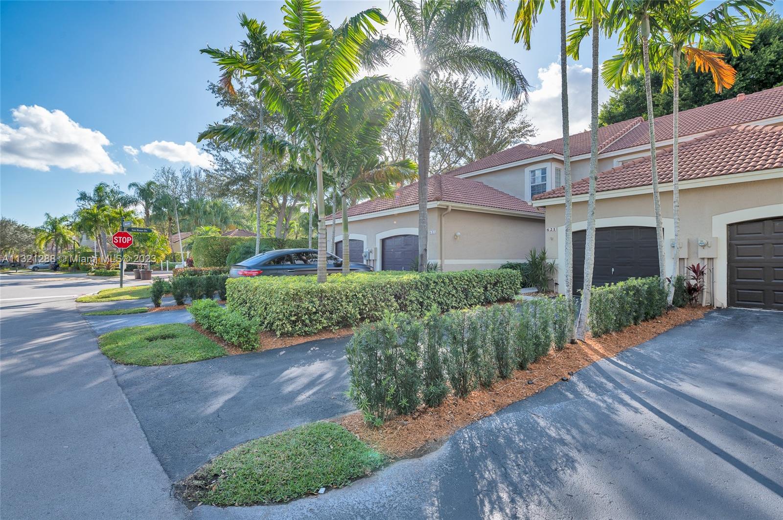 621 Talavera Rd Unit: 621