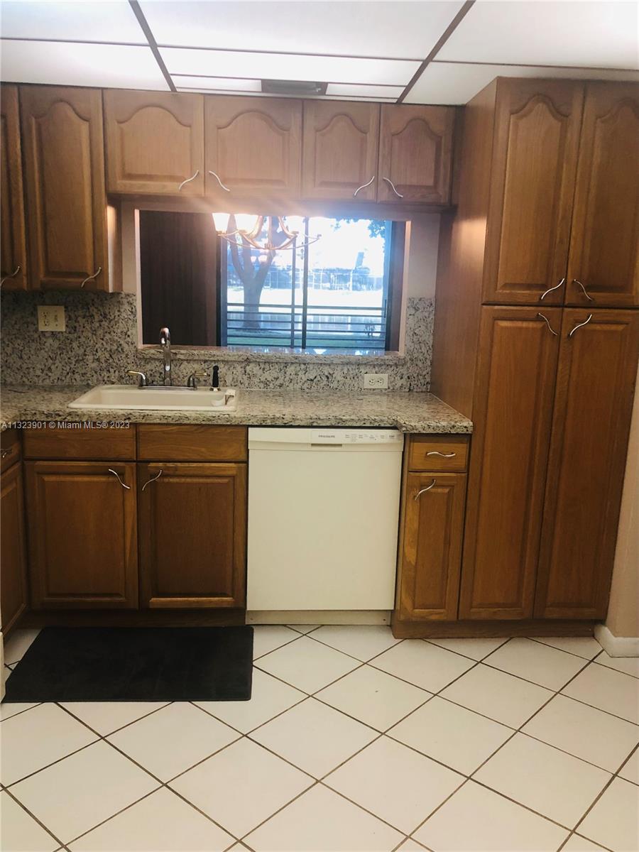 1101 Colony Point Cir Unit: 112