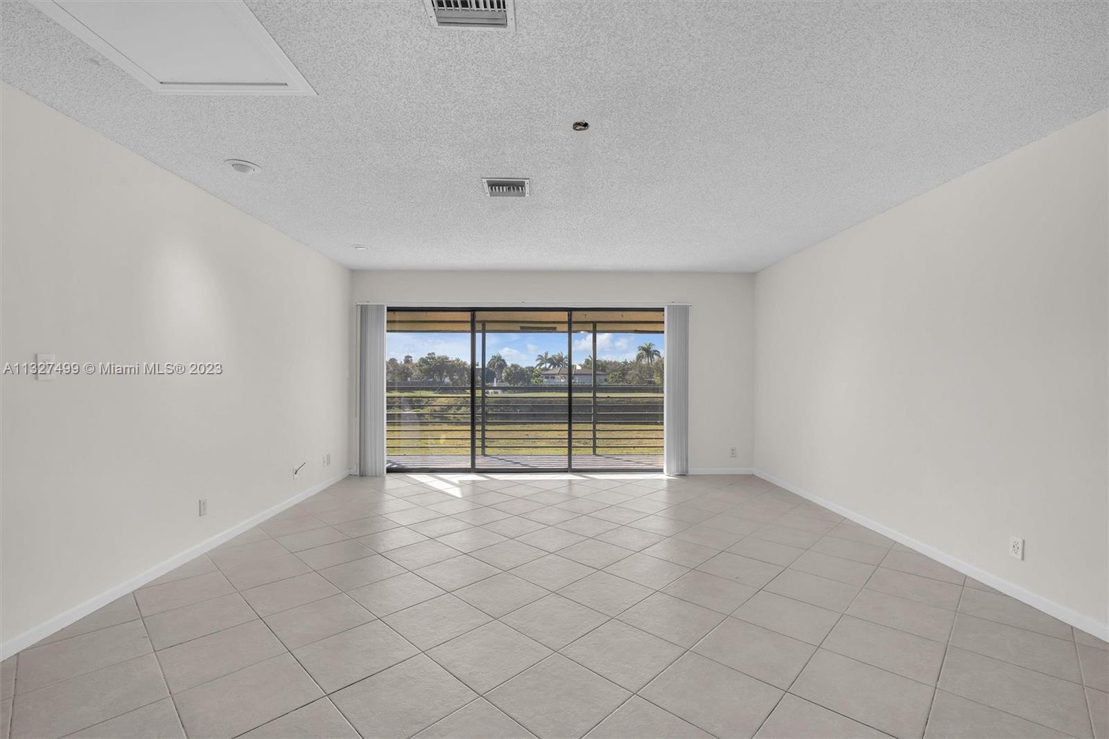 144 S Laurel Dr Unit: 605