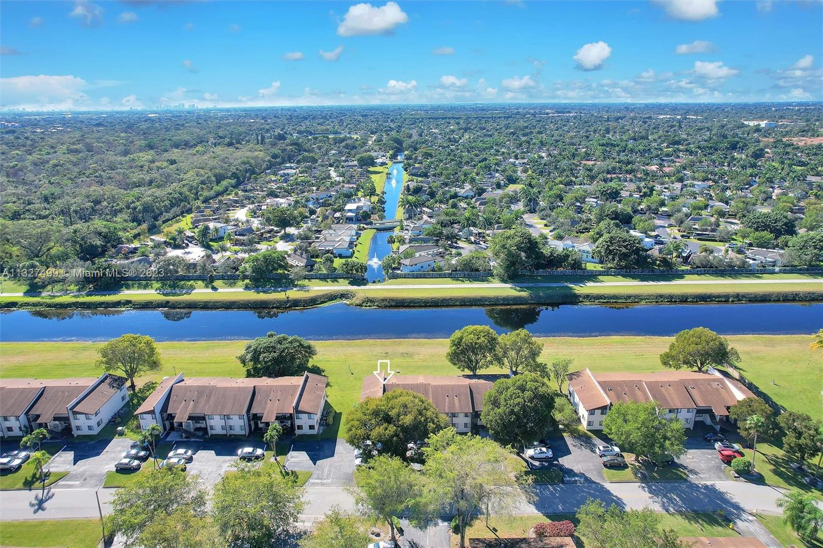 144 S Laurel Dr Unit: 605