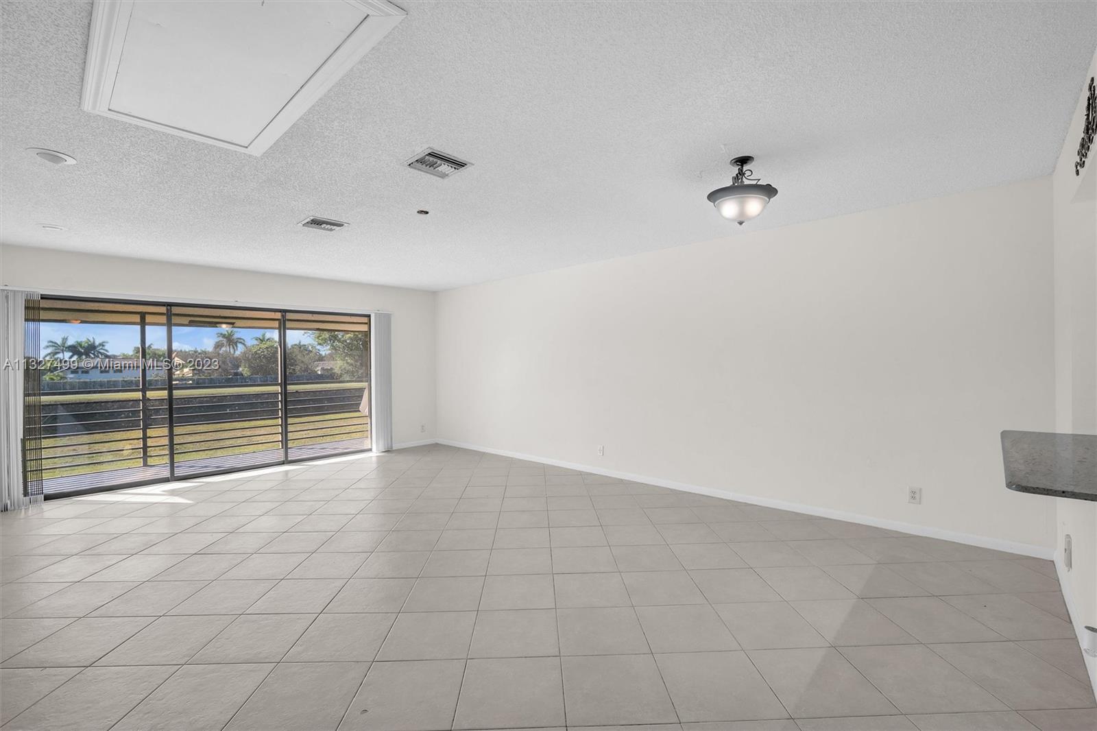 144 S Laurel Dr Unit: 605