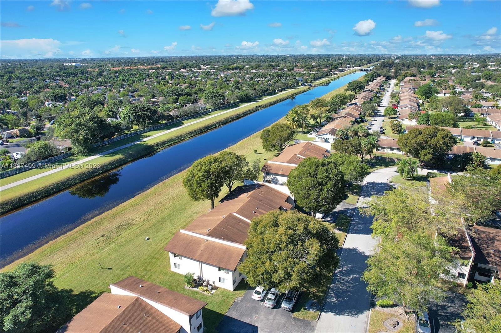 144 S Laurel Dr Unit: 605