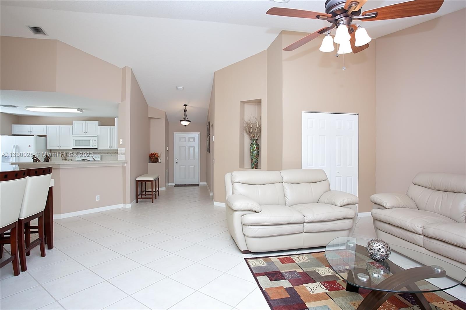 4104 Pine Ridge Ln