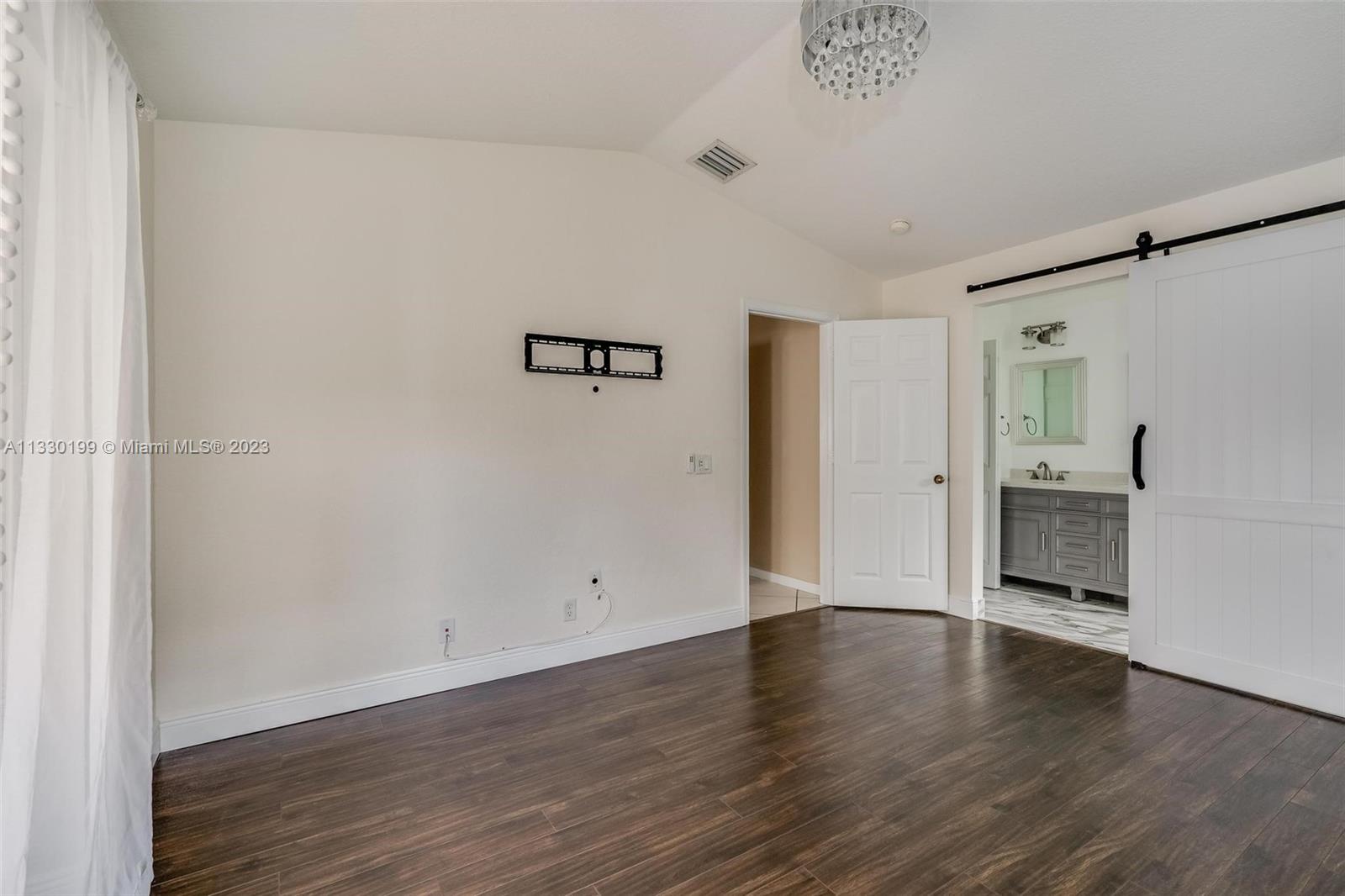 1046 Golden Cane Dr