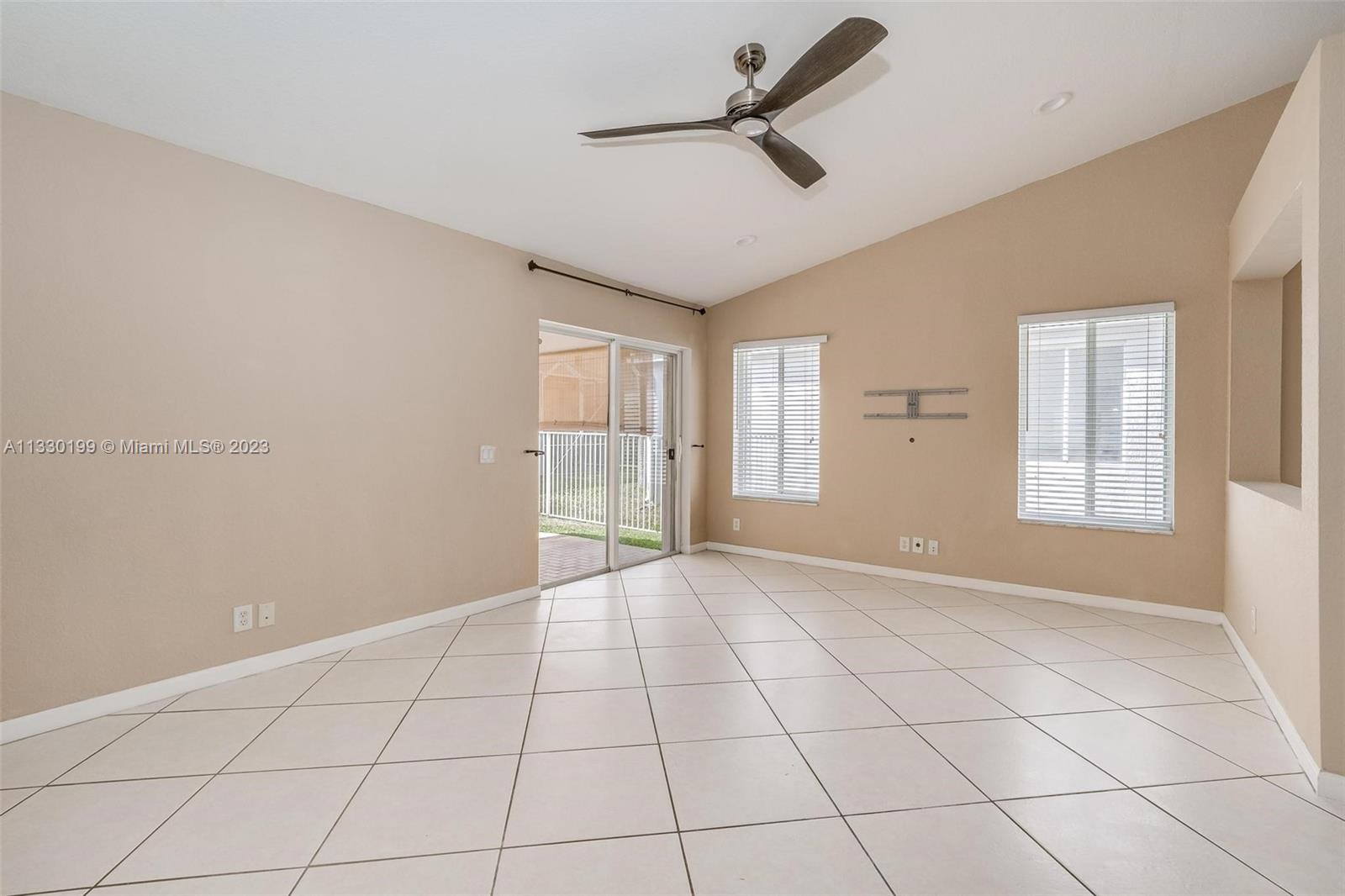 1046 Golden Cane Dr