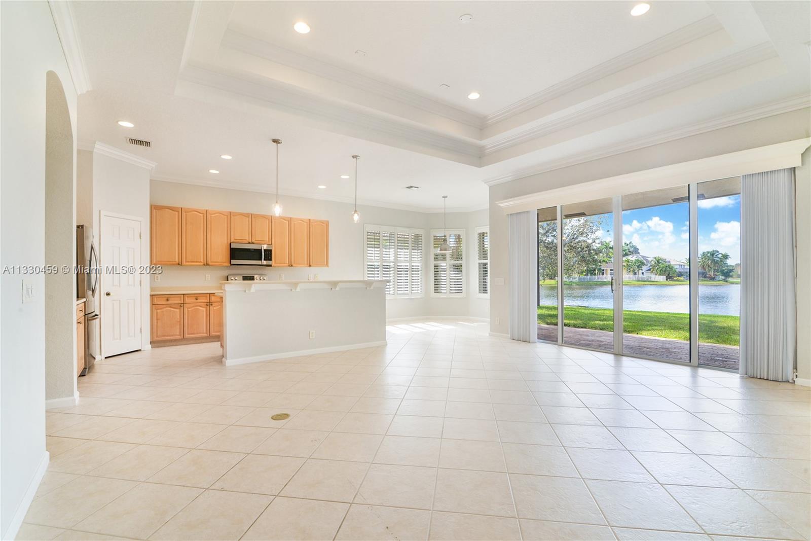 1827 Harbor View Cir