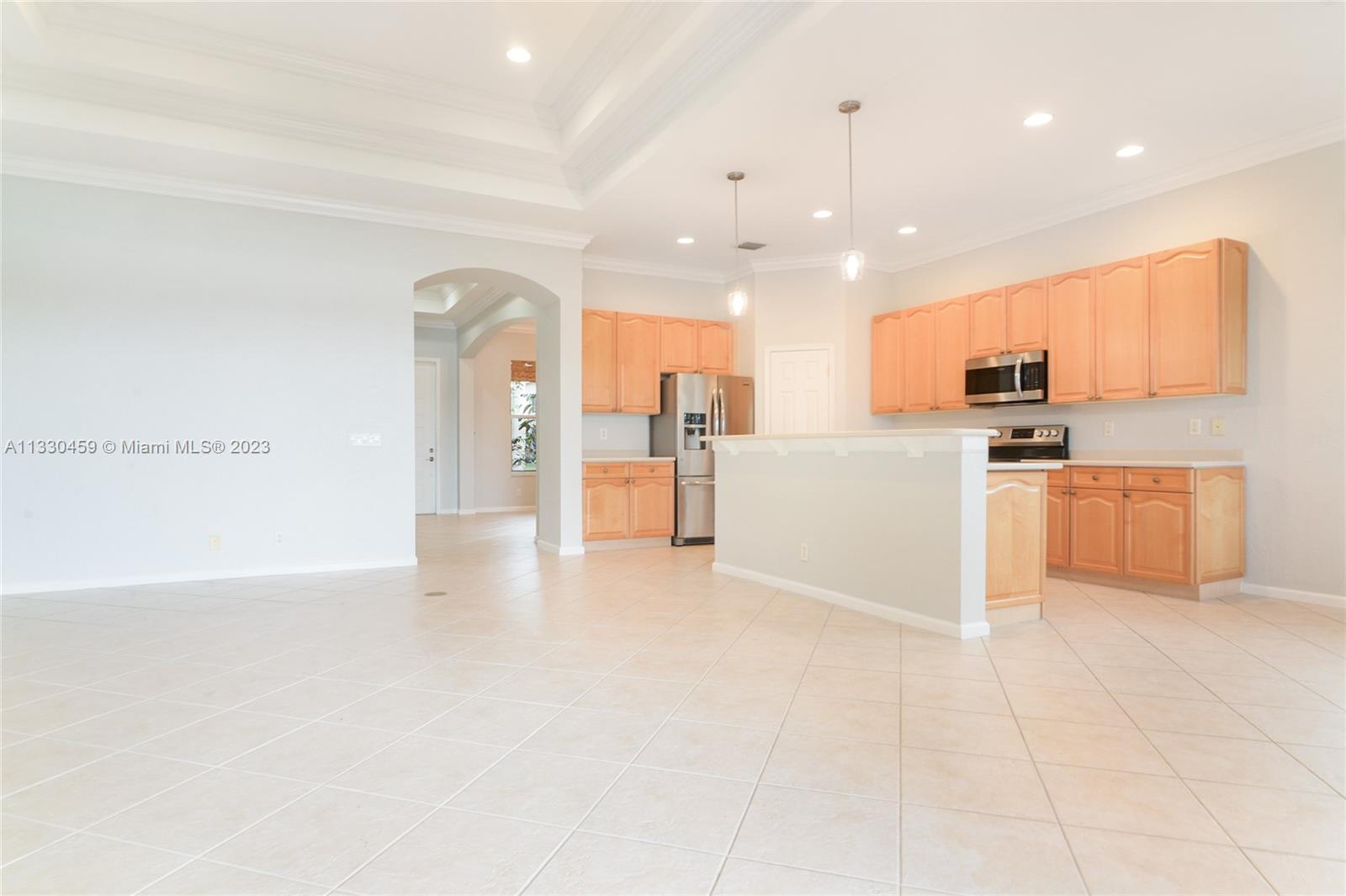 1827 Harbor View Cir
