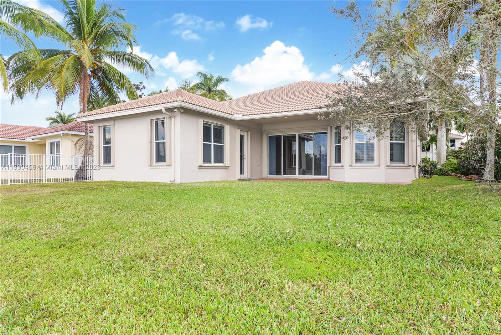 1827 Harbor View Cir