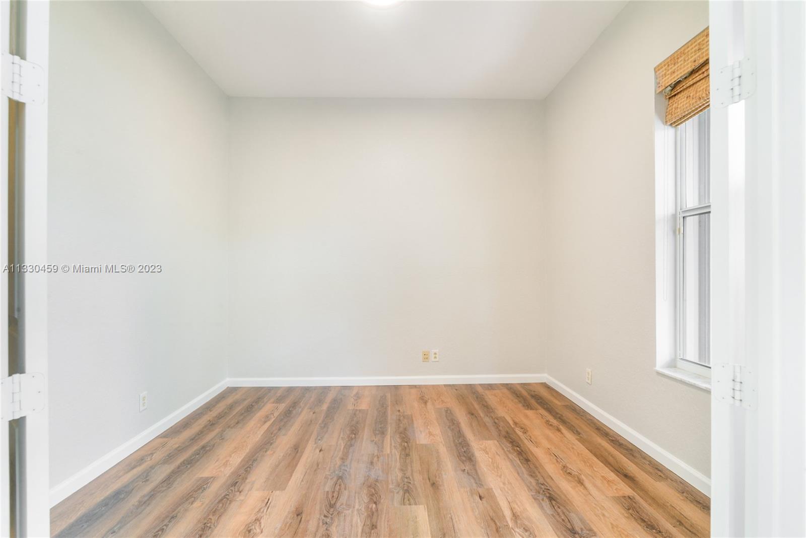 1827 Harbor View Cir