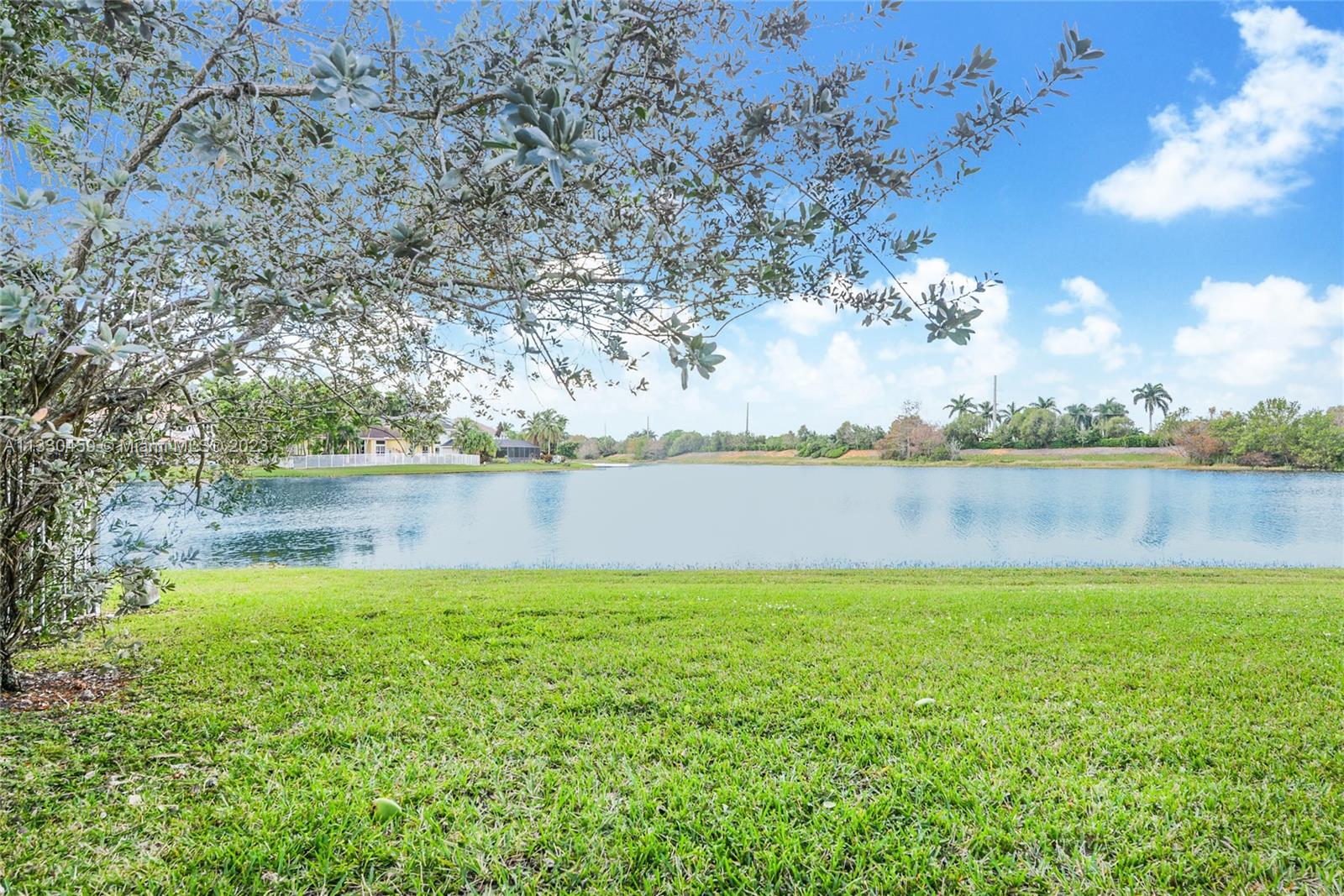 1827 Harbor View Cir