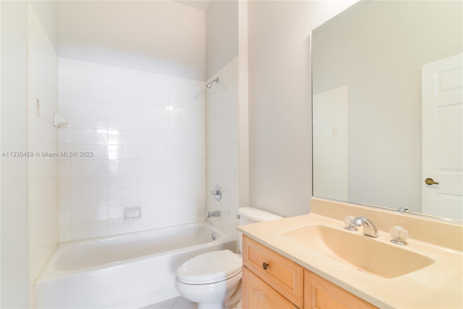 1827 Harbor View Cir