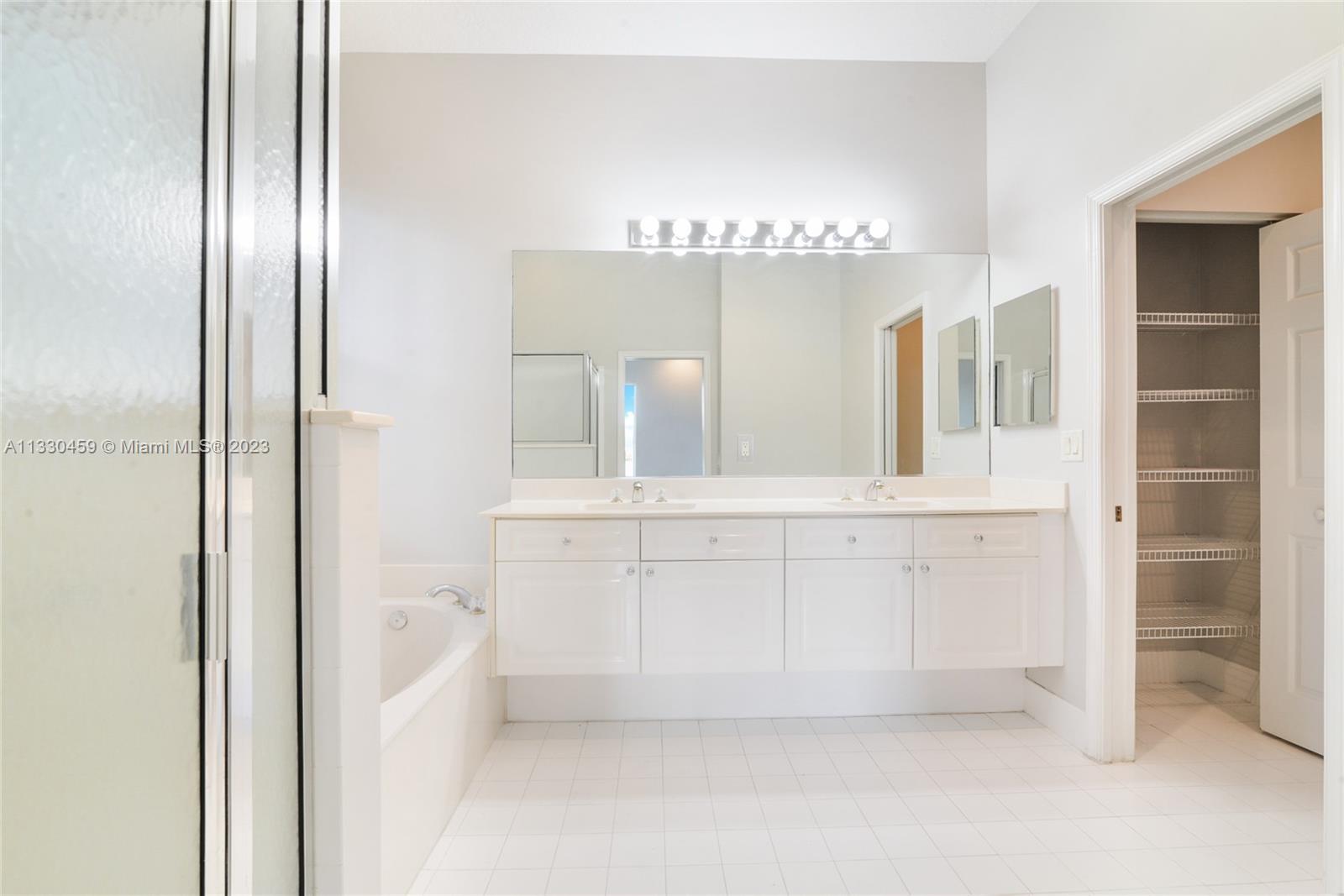 1827 Harbor View Cir