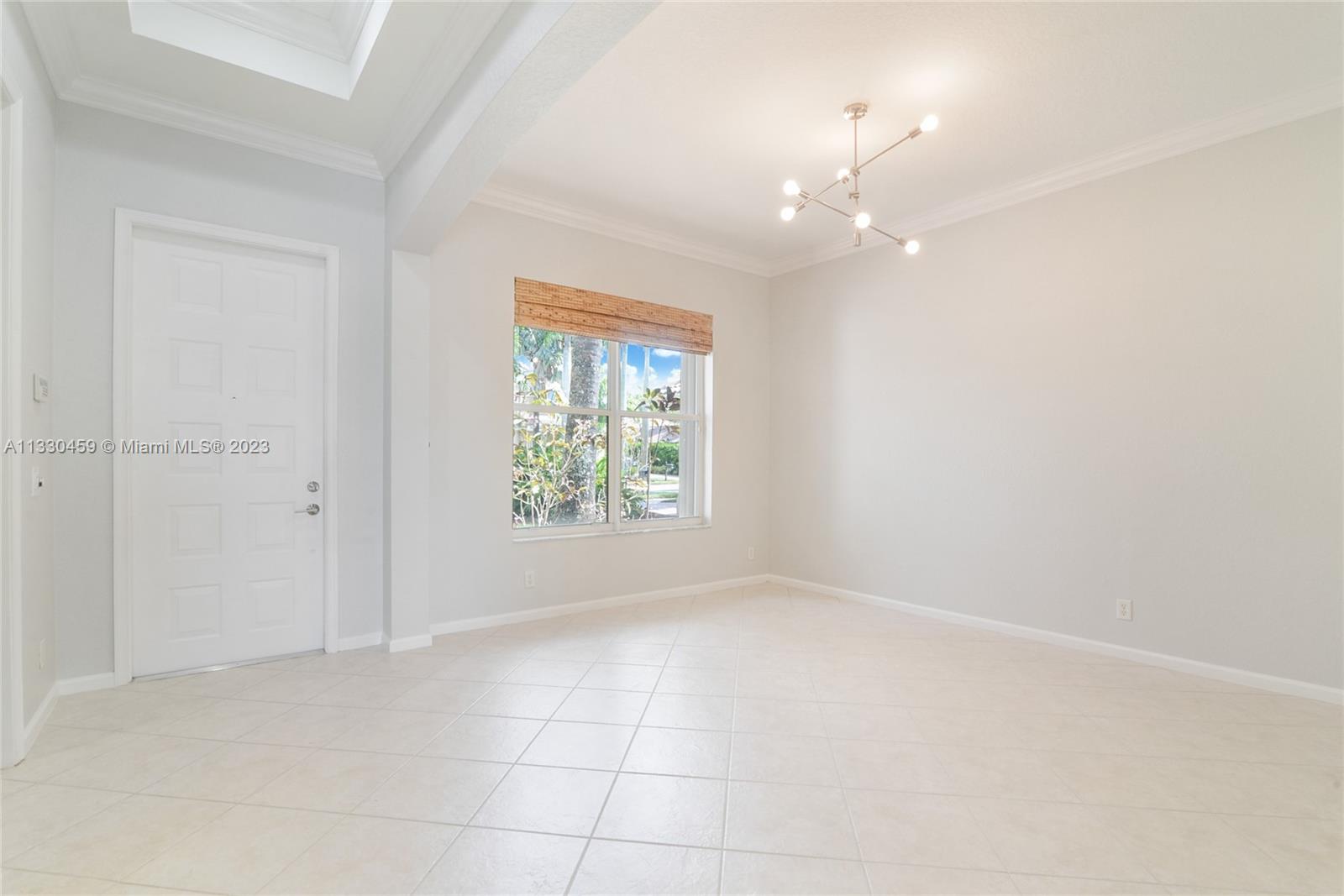 1827 Harbor View Cir