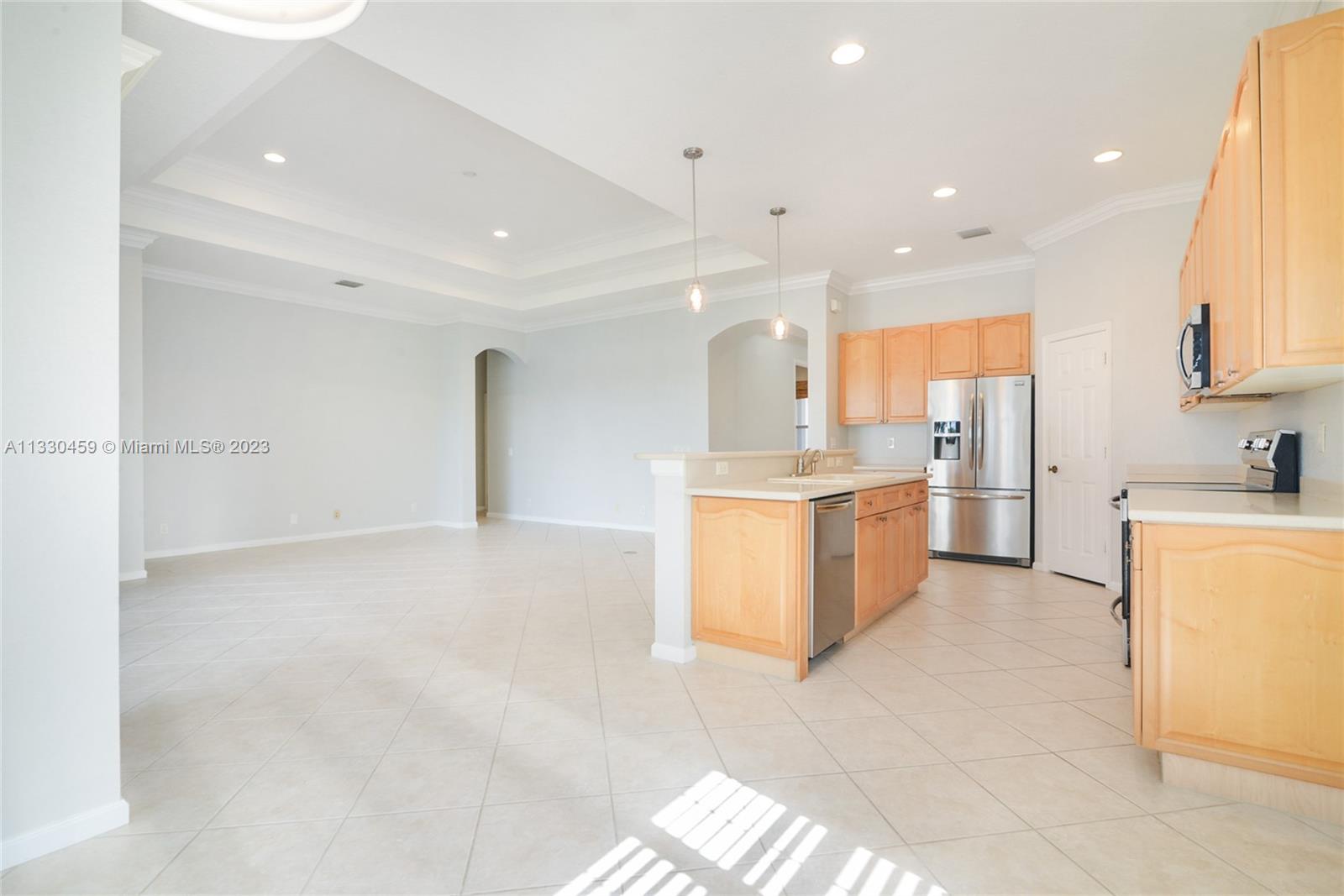 1827 Harbor View Cir