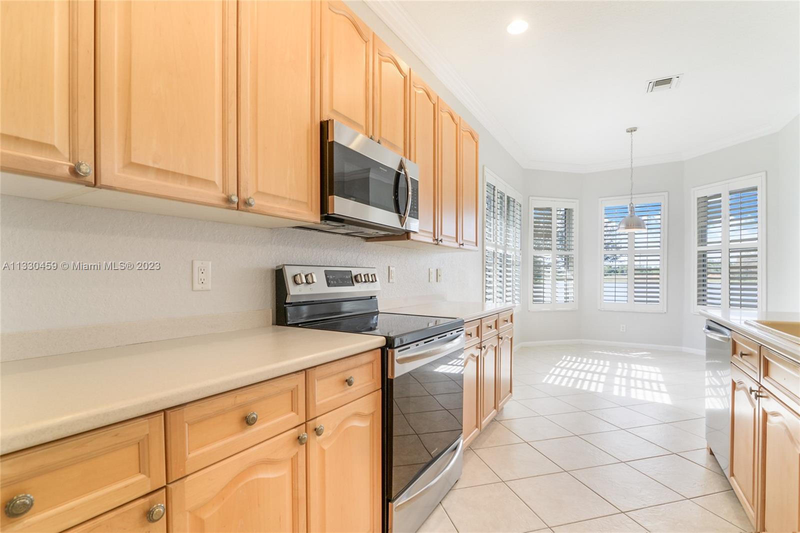 1827 Harbor View Cir