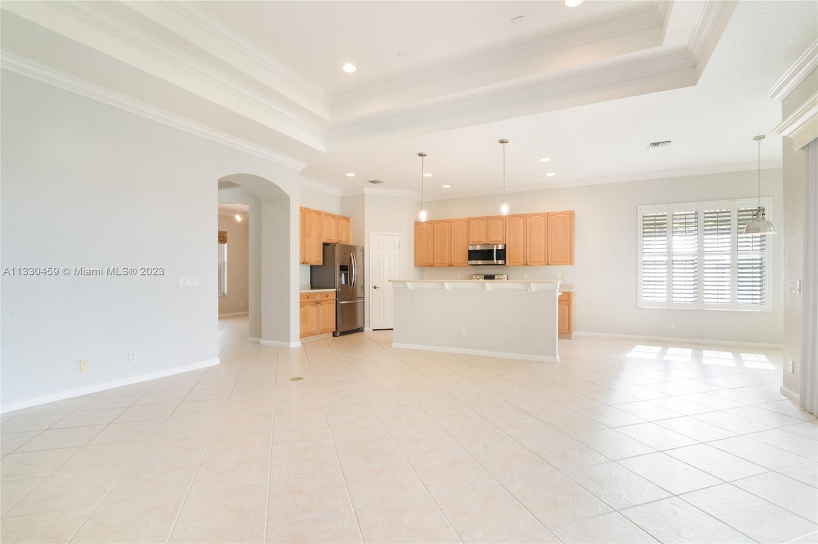 1827 Harbor View Cir
