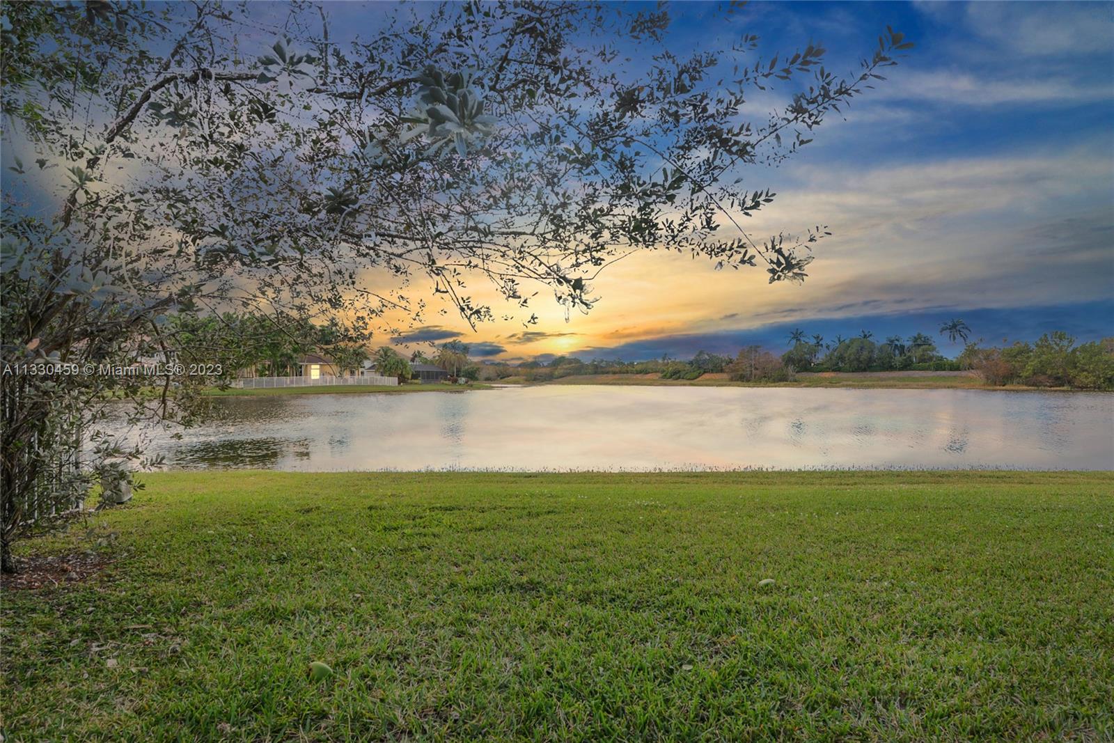 1827 Harbor View Cir