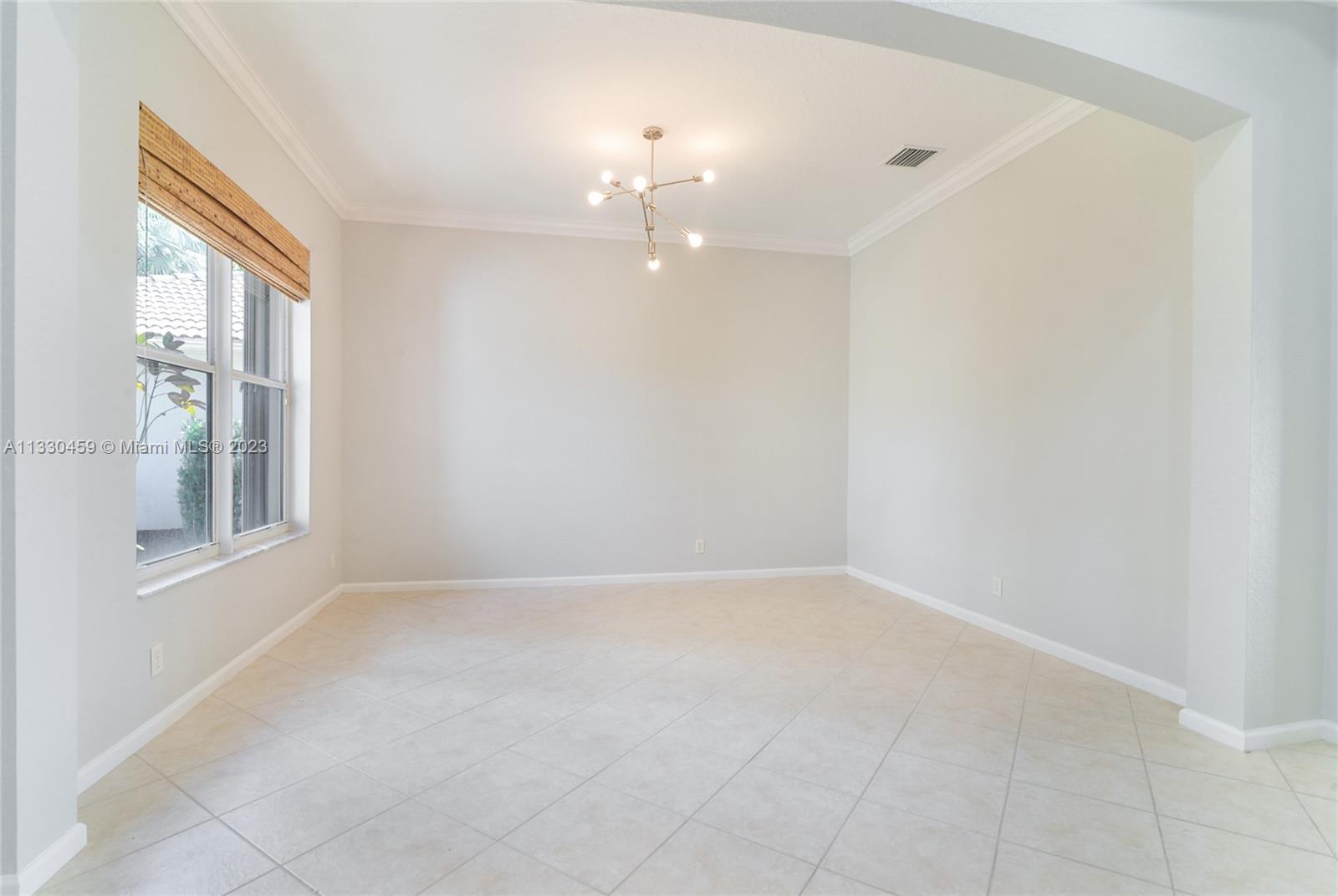 1827 Harbor View Cir