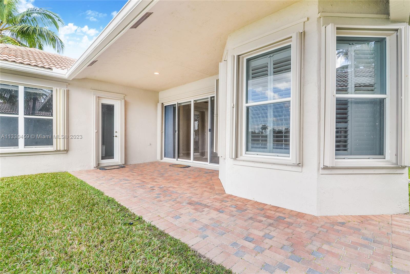 1827 Harbor View Cir