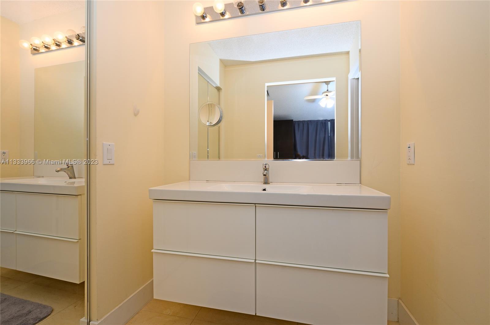 4020 Pine Ridge Ln Unit: 4020