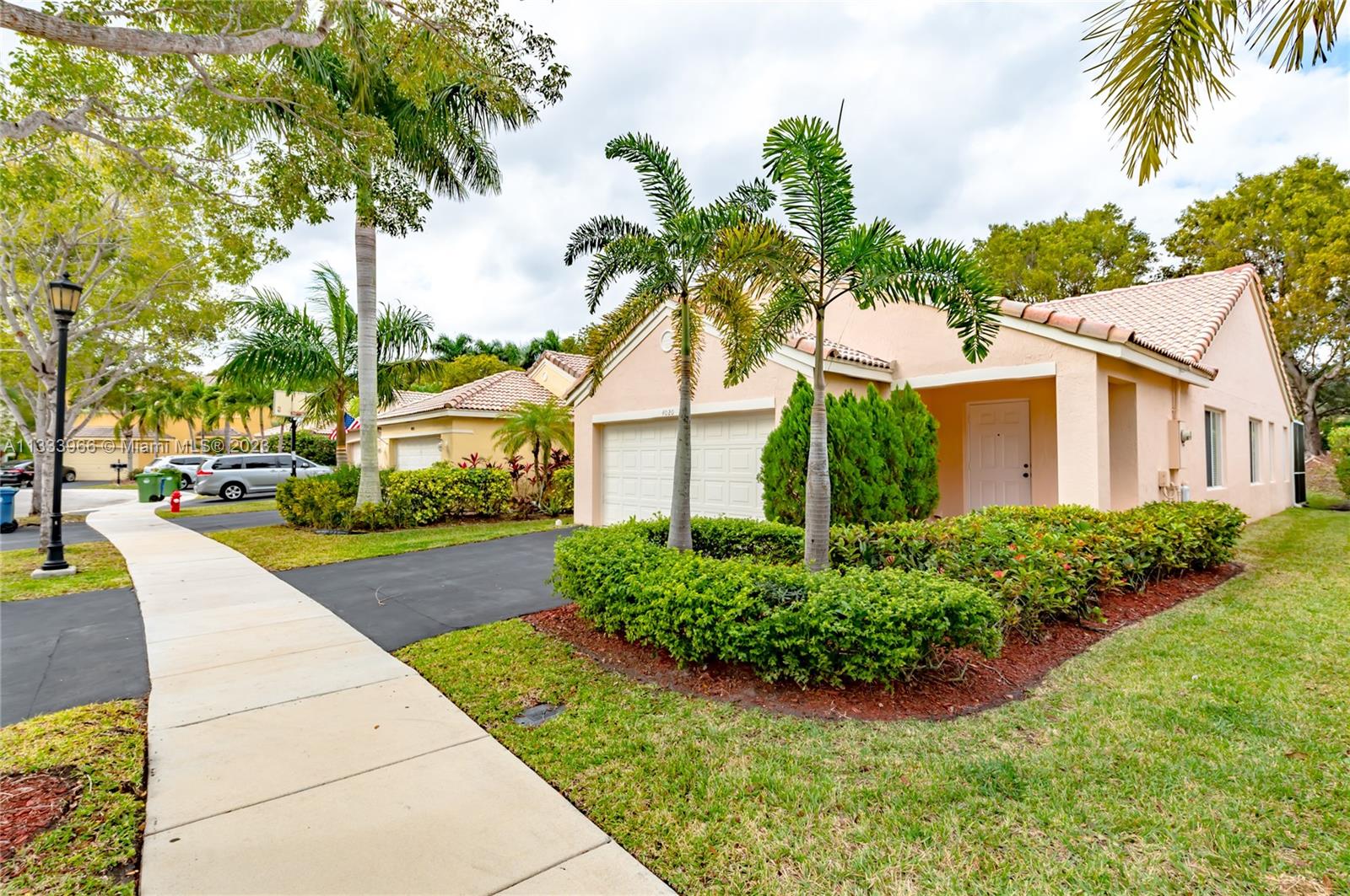 4020 Pine Ridge Ln Unit: 4020