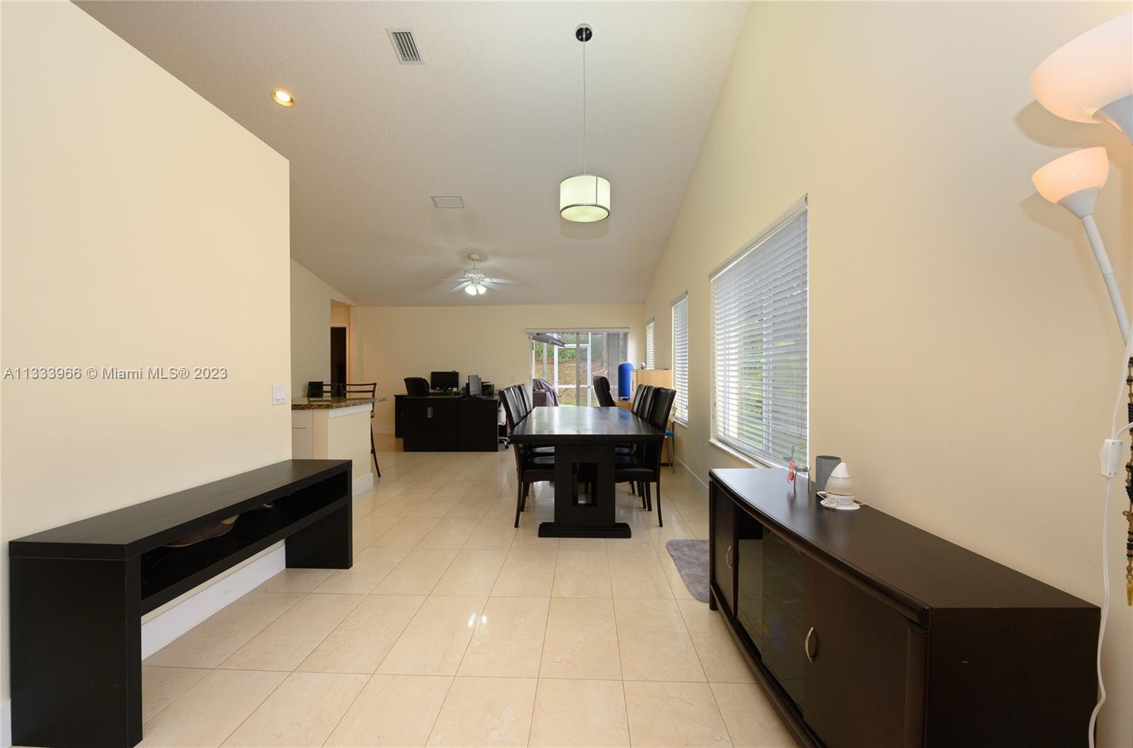 4020 Pine Ridge Ln Unit: 4020