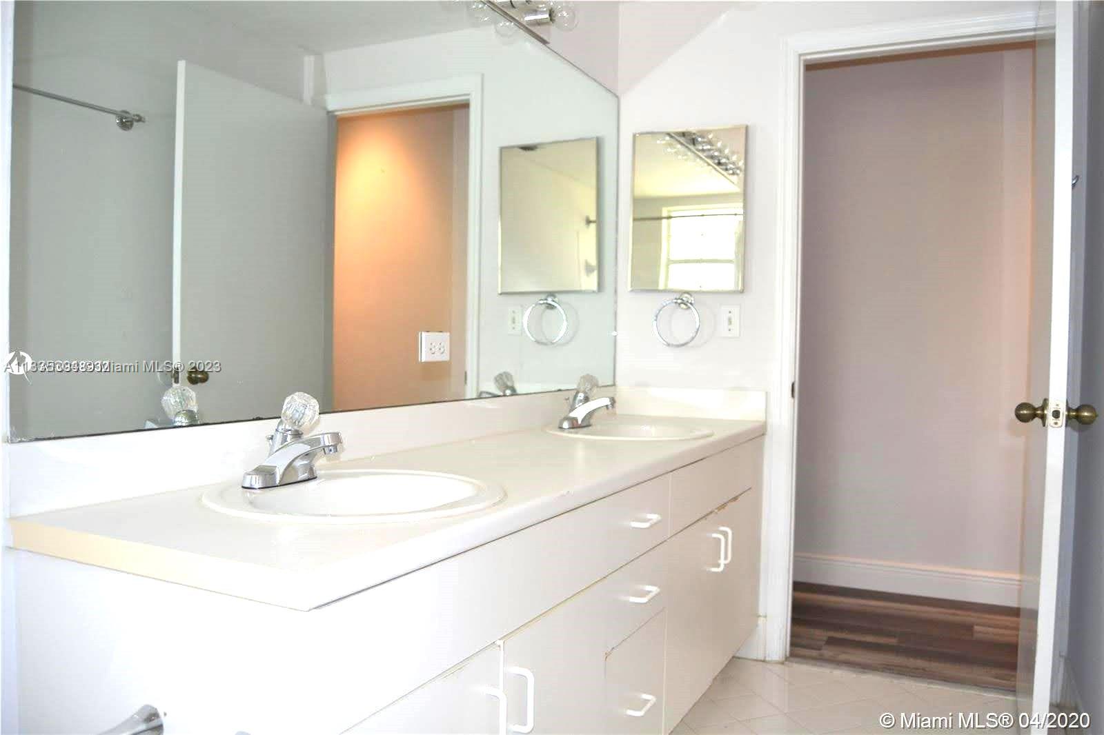 1947 Madeira Dr Unit: 1947