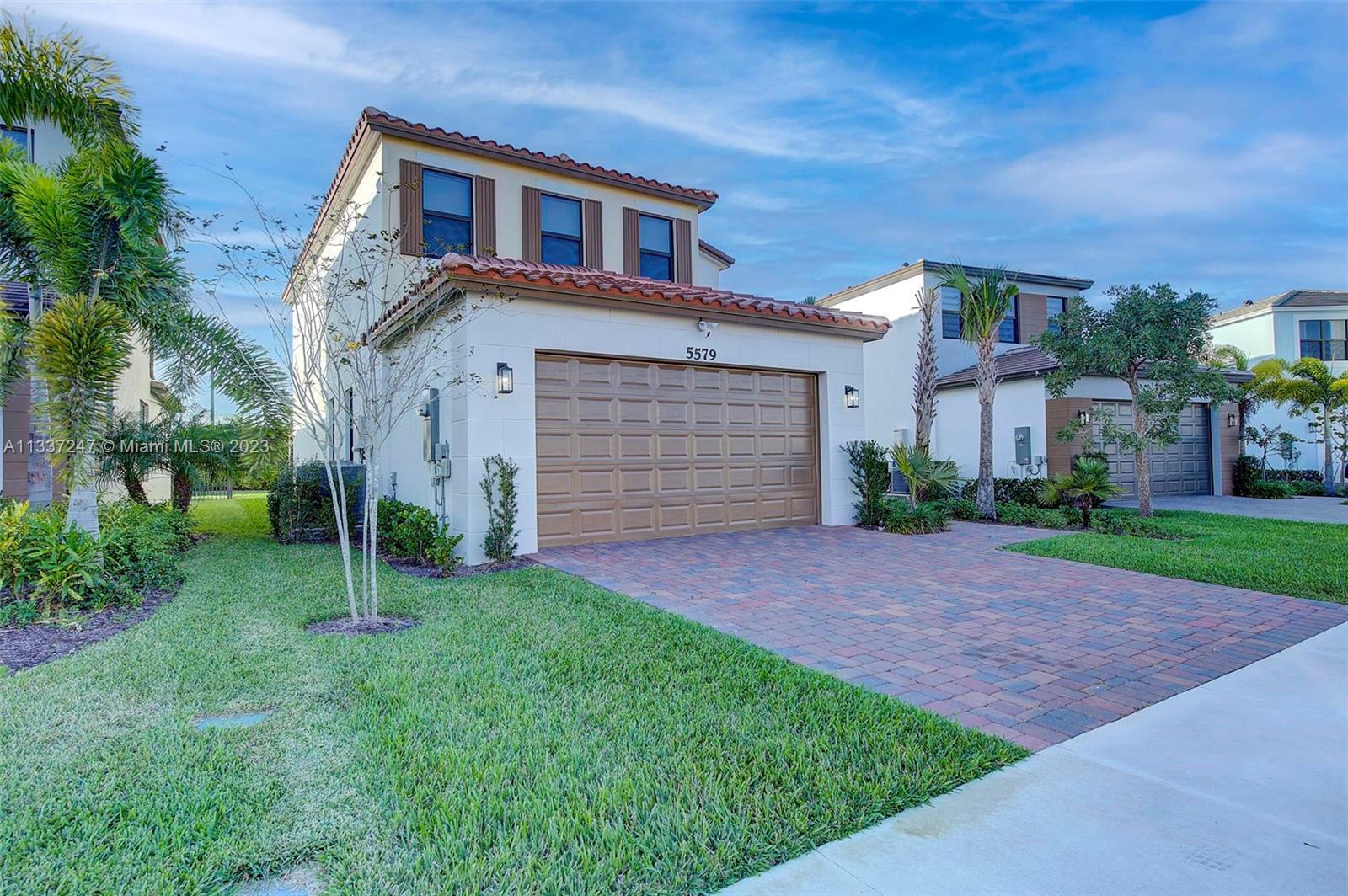 5579 Starfish Rd