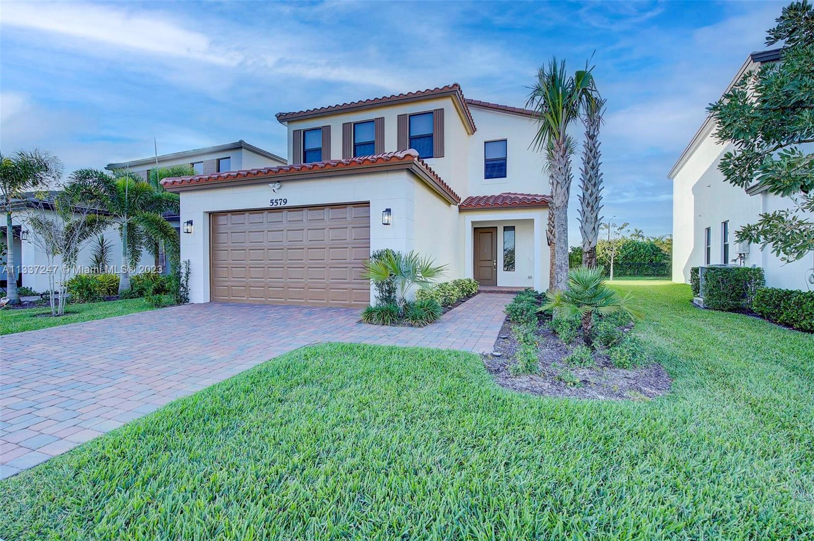 5579 Starfish Rd