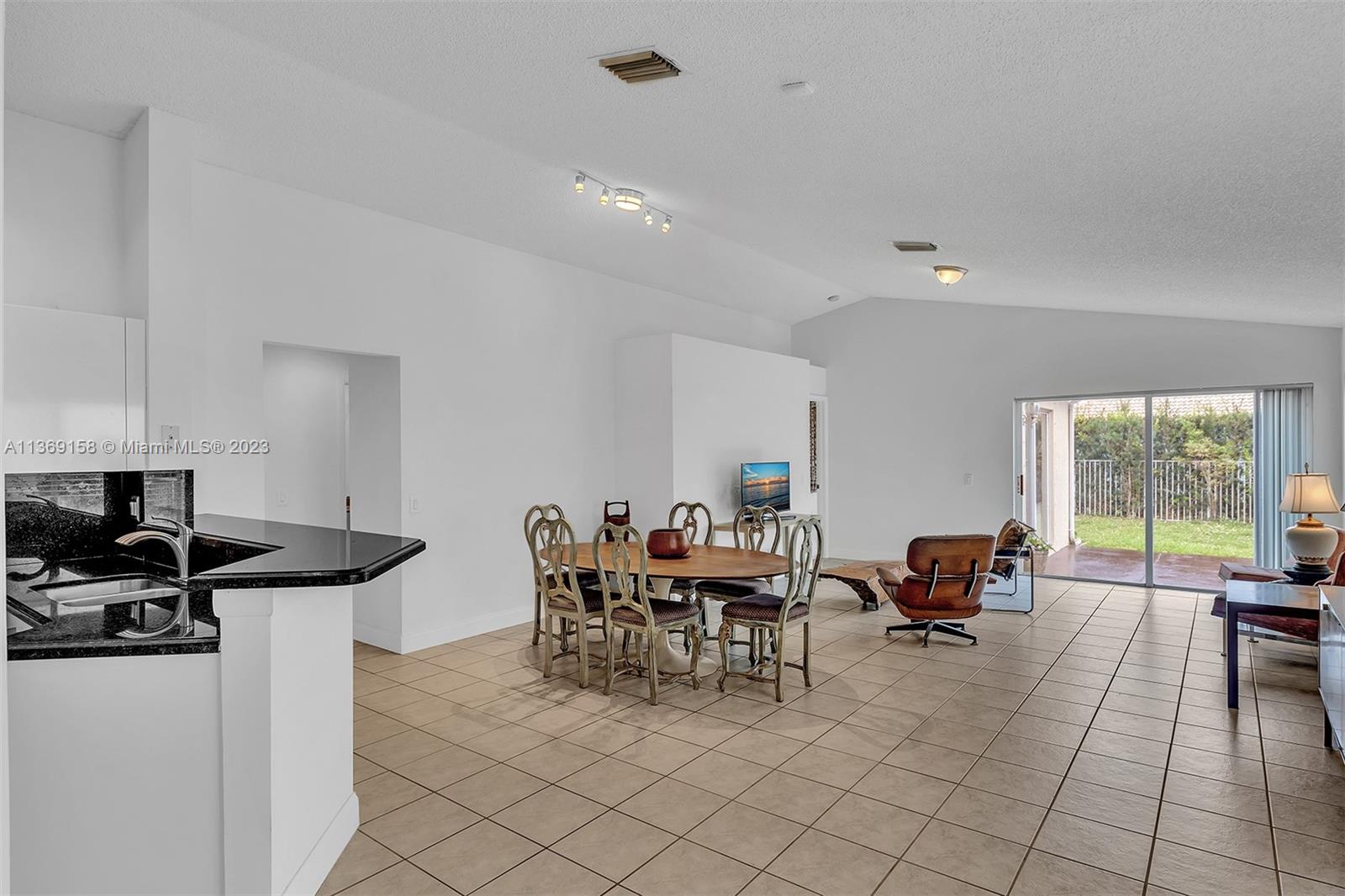4333 Magnolia Ridge Dr