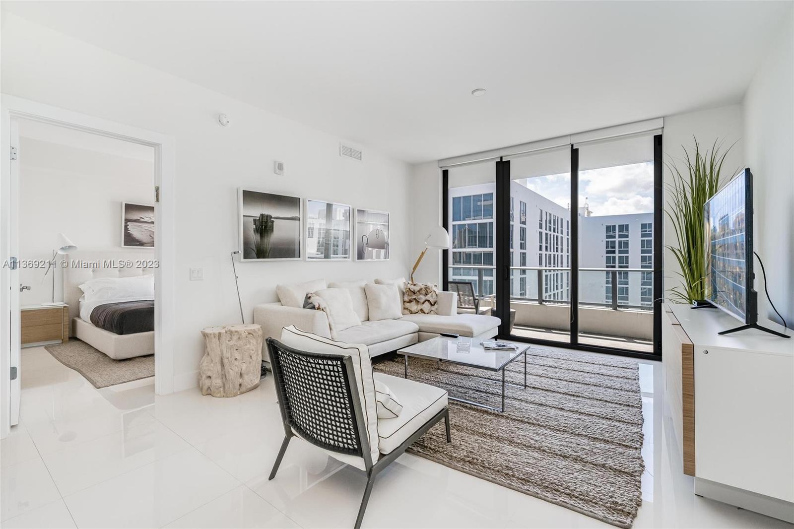 2960 NE 207th St Unit: 803