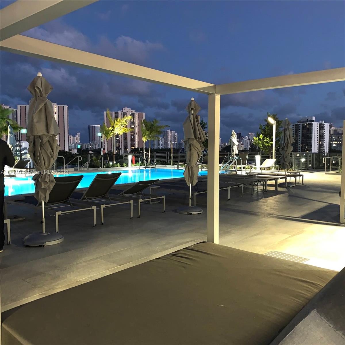 2960 NE 207th St Unit: 803