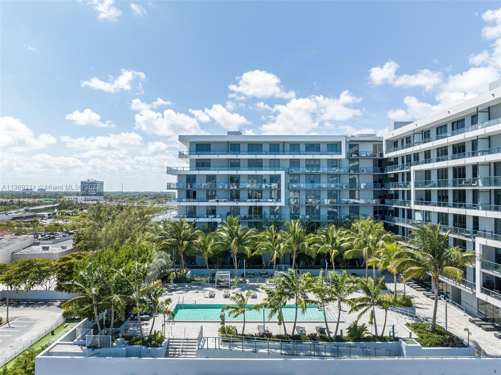 2960 NE 207th St Unit: 803