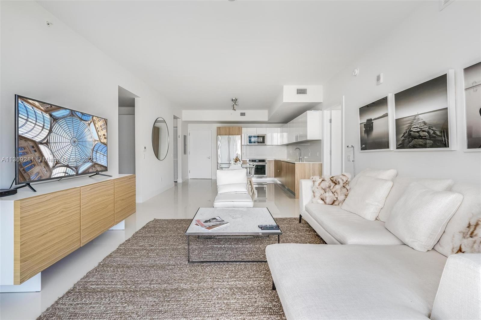 2960 NE 207th St Unit: 803